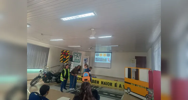A dinâmica propiciou a conclusão dos estudos realizados pelos alunos ao longo do semestre.