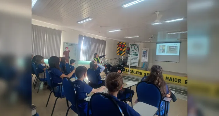 A dinâmica propiciou a conclusão dos estudos realizados pelos alunos ao longo do semestre.