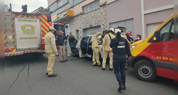Confira mais imagens de grave acidente no Centro de PG