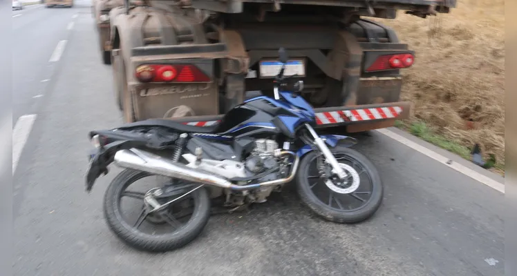 Motociclista fica gravemente ferido em acidente na BR-376