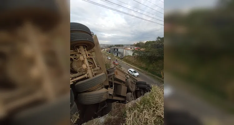 Acidente grave envolvendo carros e caminhões é registrado em PG