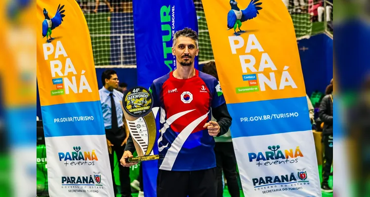 PG domina o Paranaense de Taekwondo com títulos, medalhas e vagas ao Brasileiro