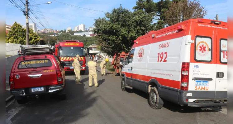 Equipes do Corpo de Bombeiros, do Serviço de Atendimento Móvel de Urgência (Samu) e da Guarda Civil Municipal (GCM) atenderam a ocorrência.