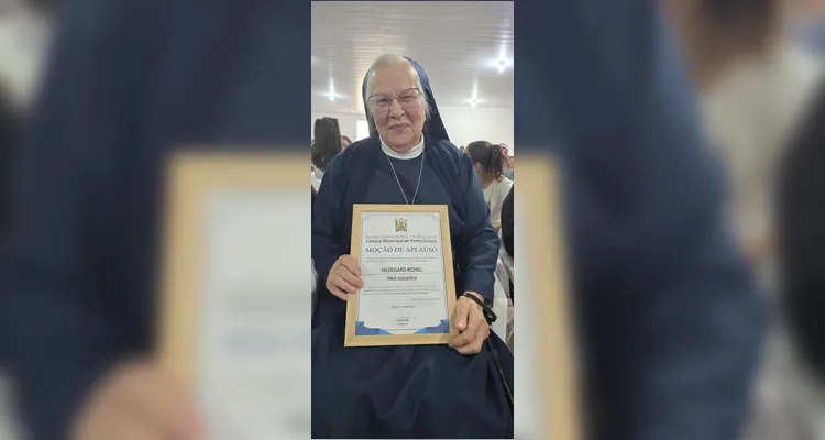 Um dos momentos mais emocionantes do evento foi a homenagem à Irmã Hildegard Rinding, de 82 anos