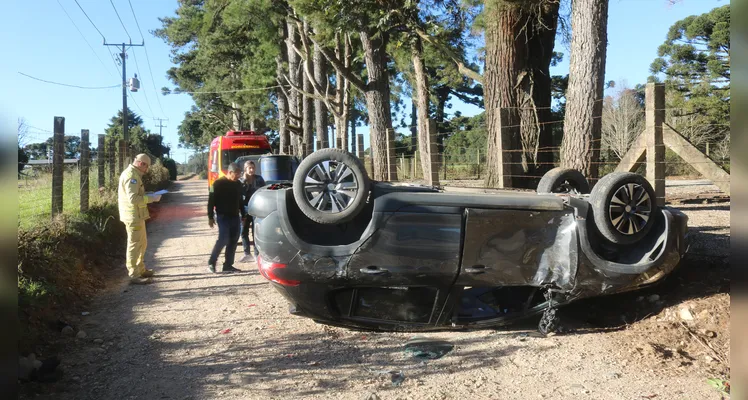 Peugeot foi atingido por caminhonete de modelo Hilux