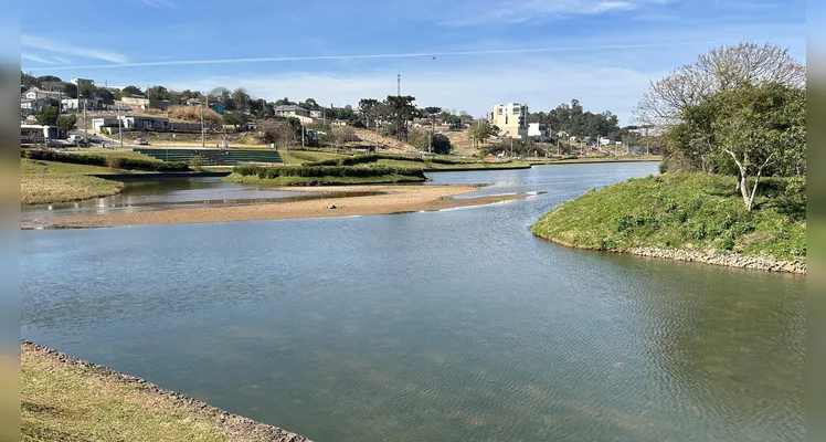 Lago de Olarias apresenta escassez de água em Ponta Grossa, veja fotos