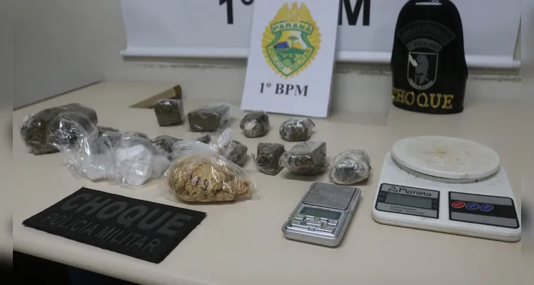 Choque da PM prende jovem e apreende quase 800 g de drogas em PG
