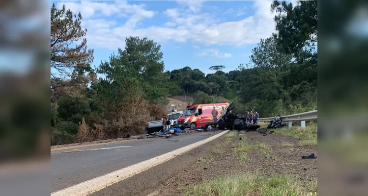 Carro parte ao meio em acidente com dois óbitos na 'Serra do Cadeado'
