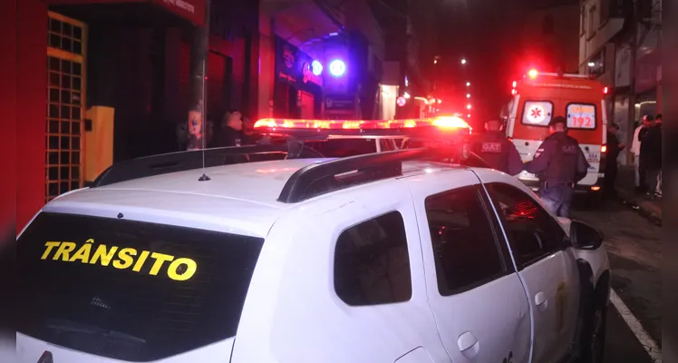Jovem é atropelado após se envolver em briga generalizada em PG