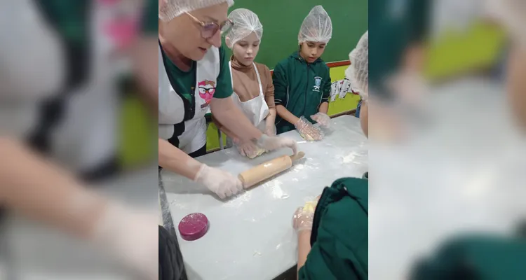 Educandos colocaram a mão na massa para realizar o trabalho.
