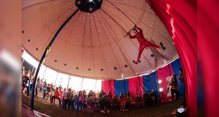 Projeto 'O Circo da Cidade' encanta mais de 15 mil pessoas em PG
