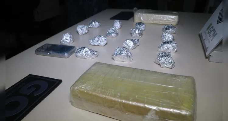 Ponto de drogas em PG é localizado com crack em armazenamento