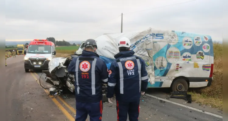 Confira imagens do acidente que deixou uma pessoa morta na PR-151 em PG