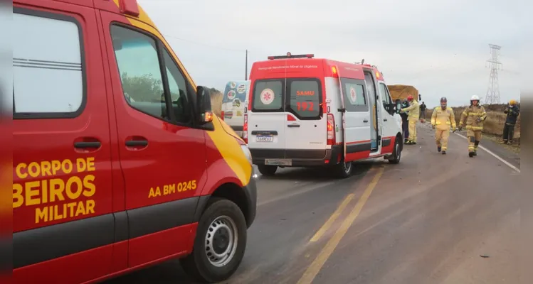 Confira imagens do acidente que deixou uma pessoa morta na PR-151 em PG