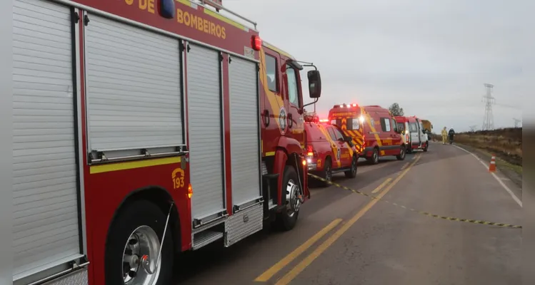 Confira imagens do acidente que deixou uma pessoa morta na PR-151 em PG