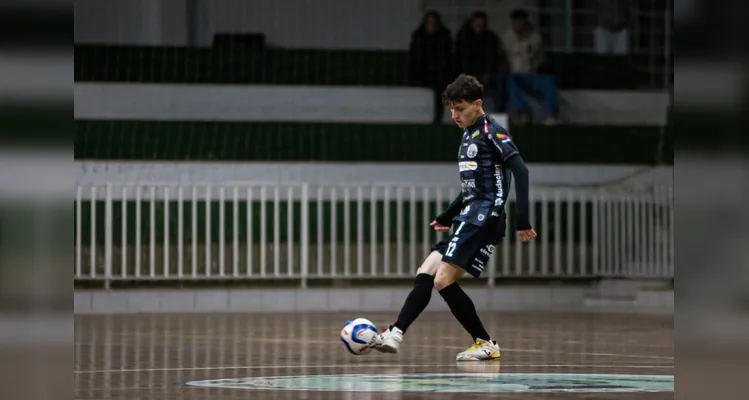 Registros da vitória por 1 a 0 contra o Andirá, fora de casa |