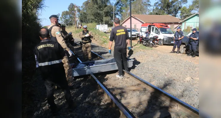 Cadáver localizado com múltiplas fraturas é identificado em PG