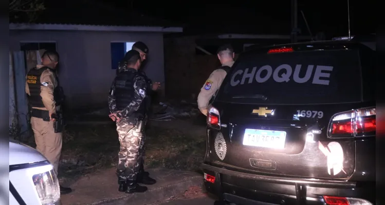 Morador de PG é alvo de atiradores em sua janela durante madrugada