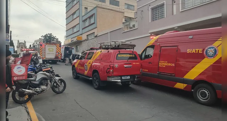 Grave acidente no Centro de PG deixa três feridos nesta sexta