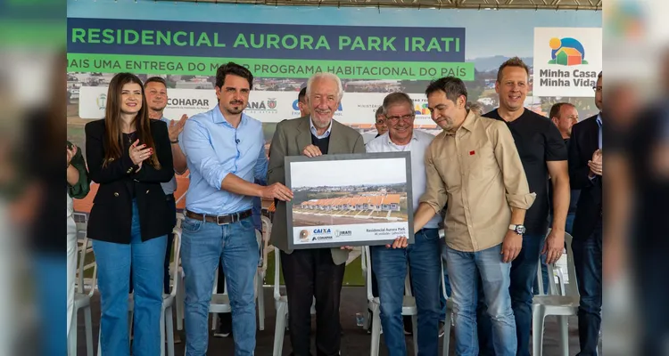 Foram entregues as casas para as novas famílias proprietárias do Residencial Aurora Park.
