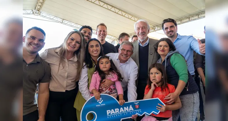 Foram entregues as casas para as novas famílias proprietárias do Residencial Aurora Park.