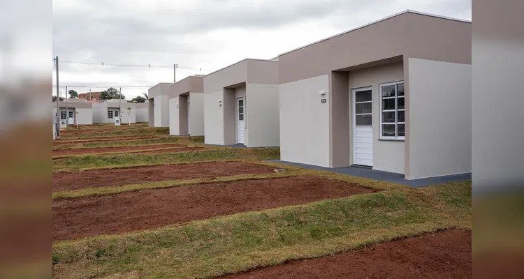 PG e Estado entregam bairro planejado para 293 famílias