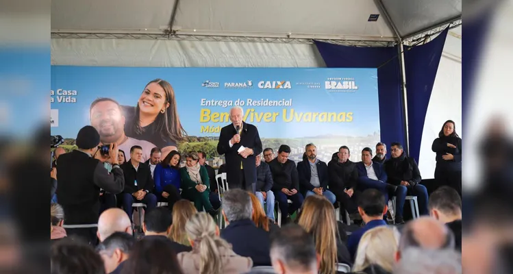 PG e Estado entregam bairro planejado para 293 famílias