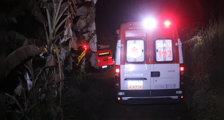 Bombeiros combateram o fogo e a vítima foi socorrida pelo Samu
