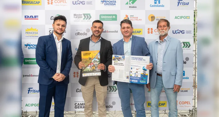 Representantes do 'Mestre da Obra'.