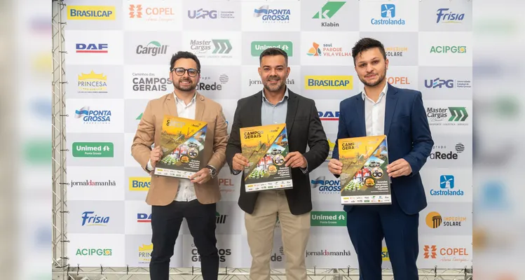 Veja quem esteve no lançamento do 16º Livro-Anuário do Grupo aRede