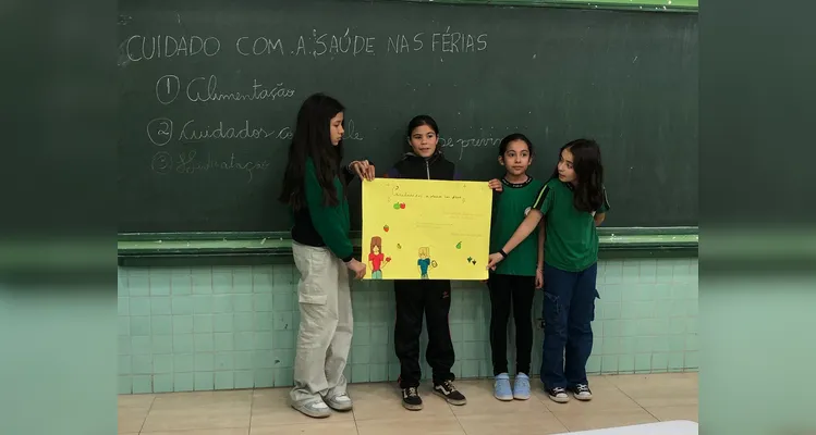 Educandos puderam elaborar cartazes sobre a temática.