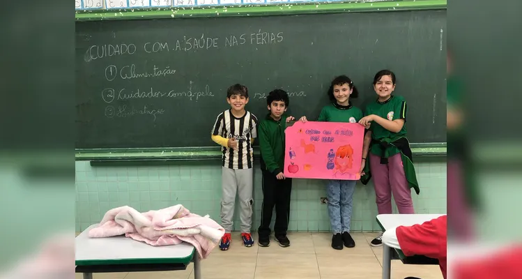 Educandos puderam elaborar cartazes sobre a temática.
