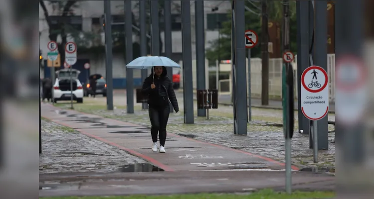 Após dias congelantes, fim de semana será chuvoso no Paraná