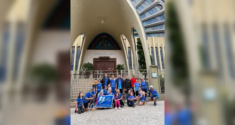 Grupo de atletas completa 202 voltas na Catedral em homenagem a PG