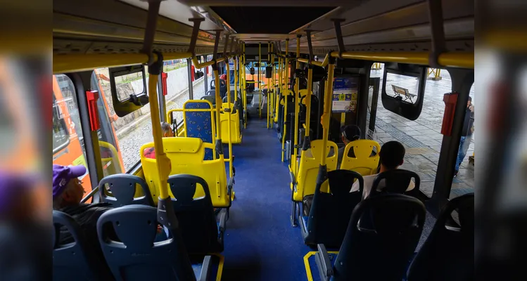 Novo ônibus da linha Santa Paula, no Terminal Central