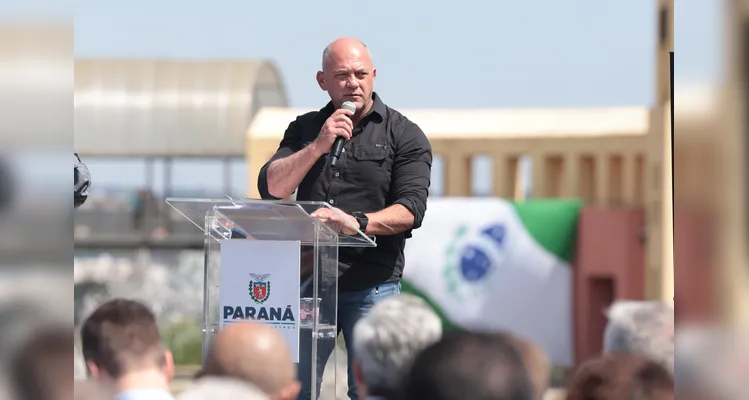 O governador Carlos Massa Ratinho Junior e o secretário da Segurança Pública, Hudson Leôncio Teixeira, anunciam mais um grande pacote de investimentos para as forças policiais e de salvamento do Estado. Um grande evento nesta terça-feira (16), no Parque Tanguá, em Curitiba