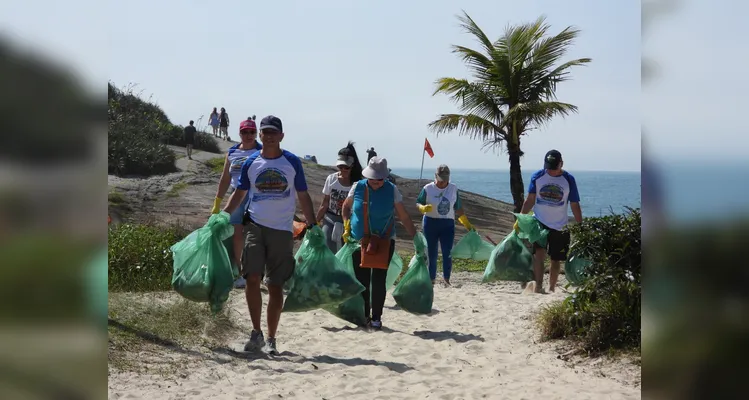 Mutirão de limpeza de praias retira 4,4 toneladas de lixo do litoral