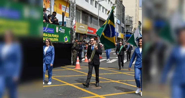 Entidades e instituições tomaram conta da Avenida Vicente Machado, mostrando a riqueza da participação cidadã que fortalece Ponta Grossa e o Brasil.