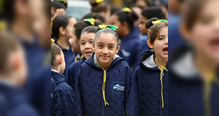 O Desfile Cívico-Militar do 7 de setembro começou de um jeito especial: com as crianças das Escolas Municipais.