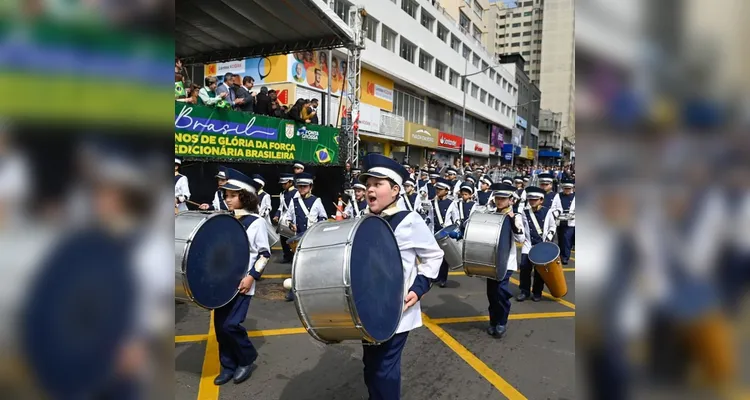 Entidades e instituições tomaram conta da Avenida Vicente Machado, mostrando a riqueza da participação cidadã que fortalece Ponta Grossa e o Brasil.
