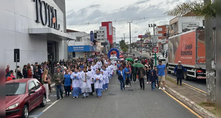 Bispo destaca o valor de servir na celebração do Dia de Nossa Senhora Aparecida