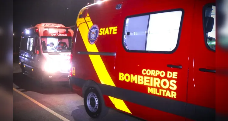 Jovem dá ‘grau’, carro colide com moto e garupa fica gravemente ferida em PG