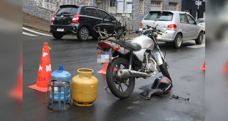 Acidente na 'Balduíno Taques' deixa motociclista ferido em PG
