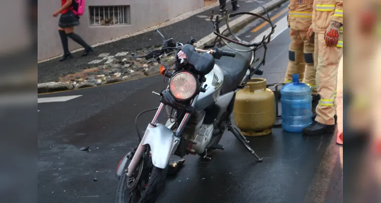 Acidente na 'Balduíno Taques' deixa motociclista ferido em PG
