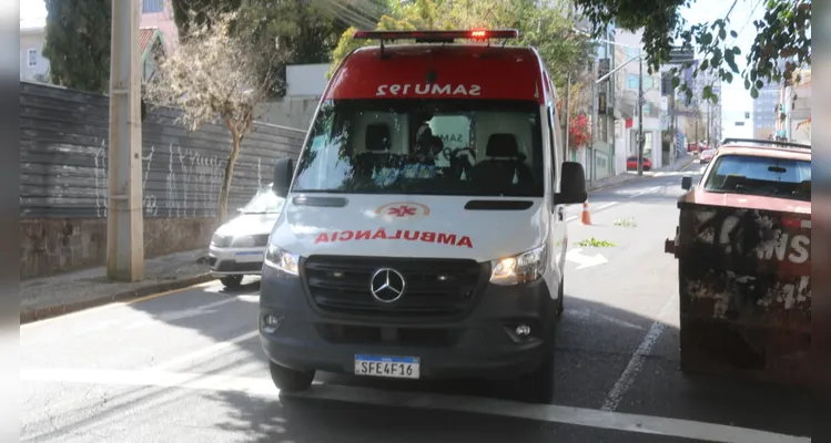 Veja fotos de acidente que deixou vítima enclausurada em PG