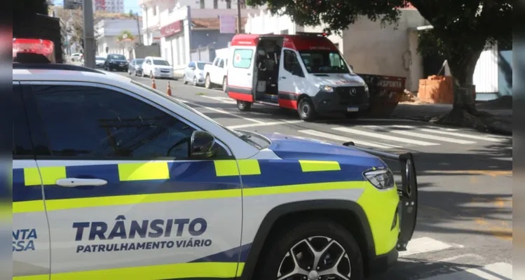 Veja fotos de acidente que deixou vítima enclausurada em PG