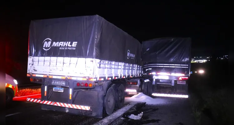 Filho e pai saem ilesos após acidente destruir cabine de caminhão em Ponta Grossa