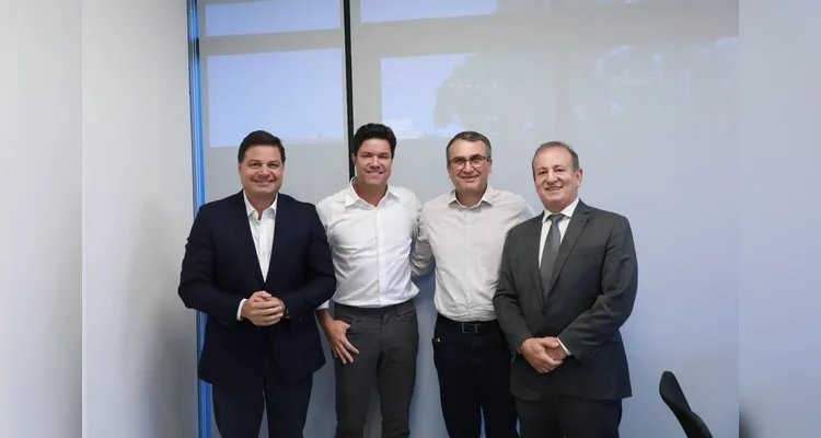 O prefeito de Arapoti, Irani Barros, participou do encontro.