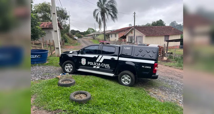 Armas são apreendidas em casa de suspeito de violência doméstica em Teixeira Soares