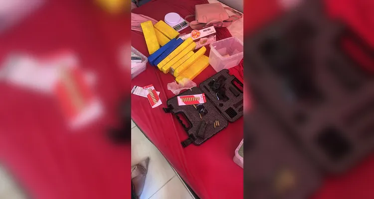 Operação atua contra grupo envolvido em assalto a ex-policial em agência bancária de PG